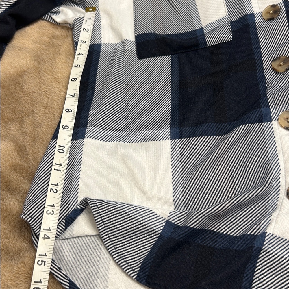 Flannel Top 💥 - Picture 8 of 8